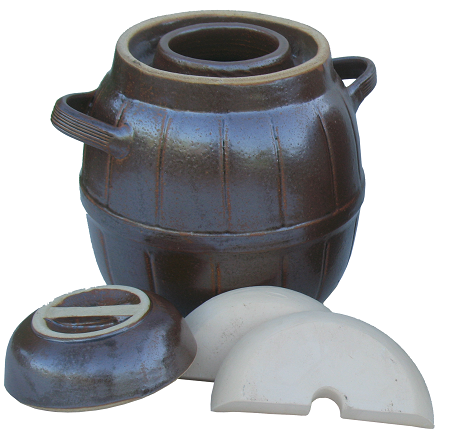 <ul class='dec-ul'><li>Ref SP-06B:  6Litre barrel pot.</li>
                    <li>Largest diameter 250mm</li>
                    <li>Height with lid 260mm</li>
                    <li>Opening 95mm</li>
                    <li>Weight 3.8kg (pot & lid)</li>
                    <li>Price: $0.00</li>
                    <li>Delivery: NI:$20, SI:$12</li>
                </ul>